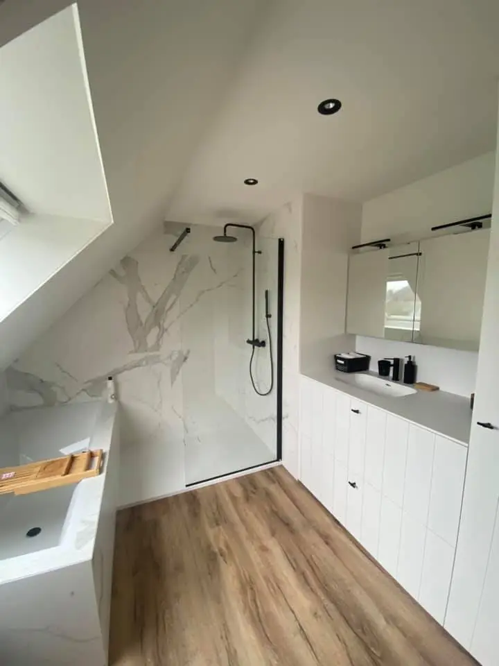 Badkamer door VM Sanitair